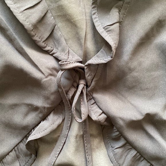 Sheer tie front top - Picture 3 of 4